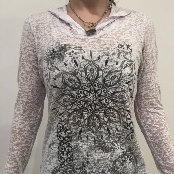 Design Sequin Sweatshirt. - Picture 1 of 5